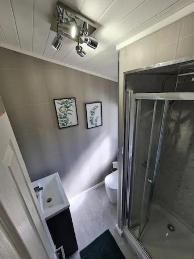 4 Bed Luxury Lodge With Hot Tub Near Lake District Warton  Zewnętrze zdjęcie