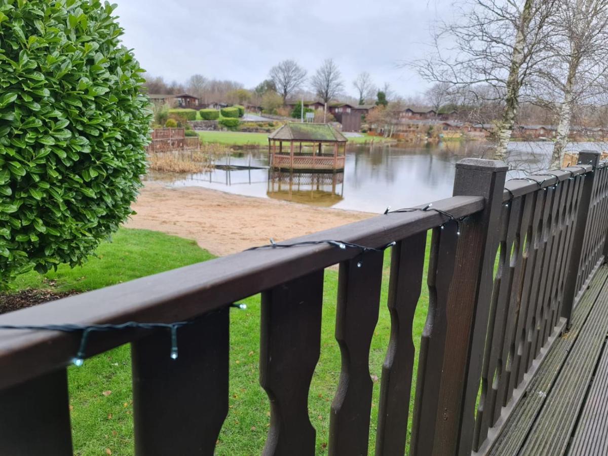 4 Bed Luxury Lodge With Hot Tub Near Lake District Warton  Zewnętrze zdjęcie