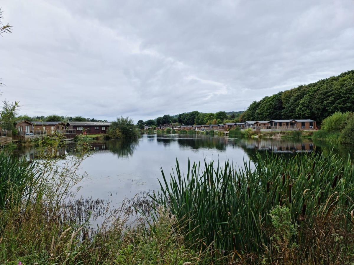 4 Bed Luxury Lodge With Hot Tub Near Lake District Warton  Zewnętrze zdjęcie